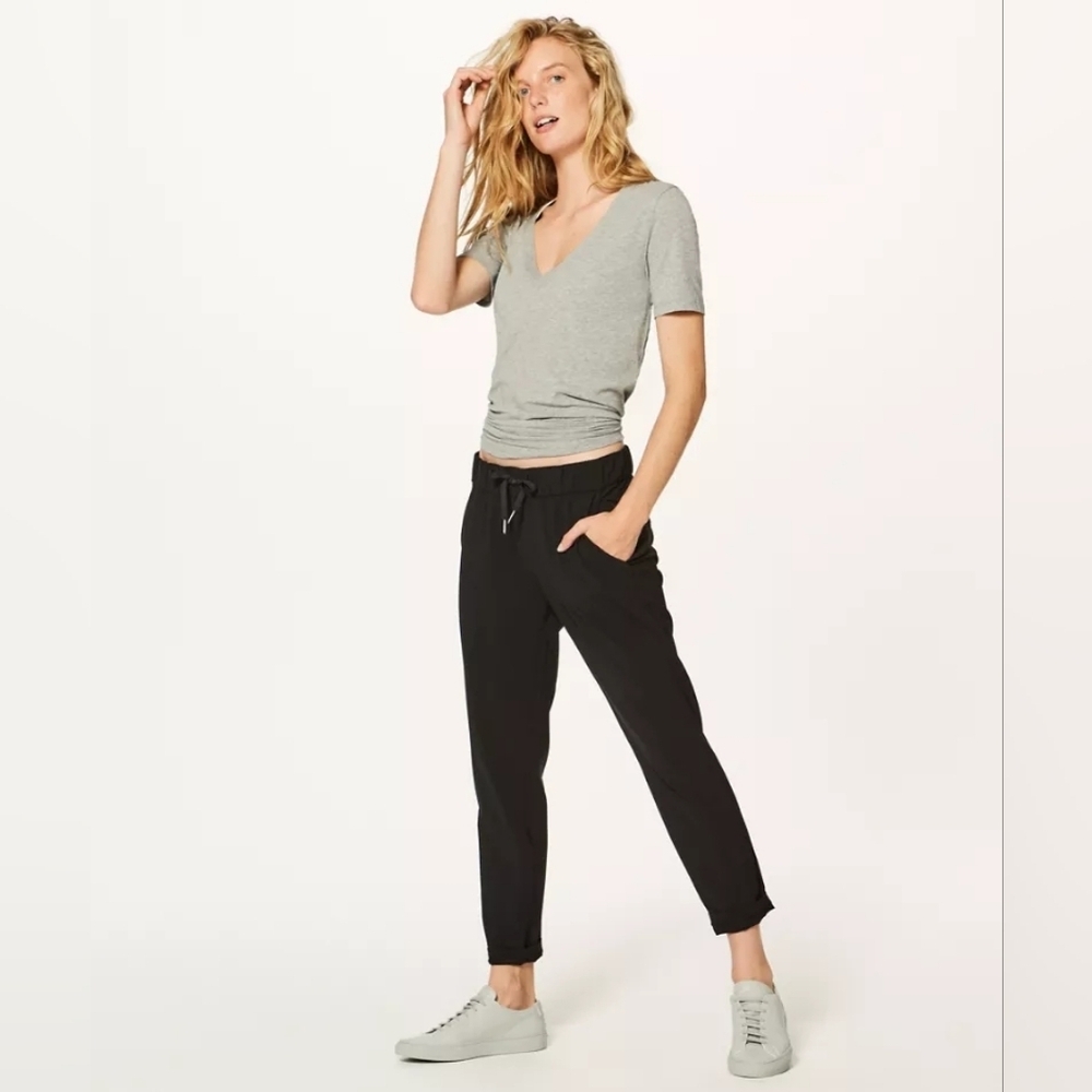 Lululemon On The Fly Pant Woven Designed for On the Move Size 4